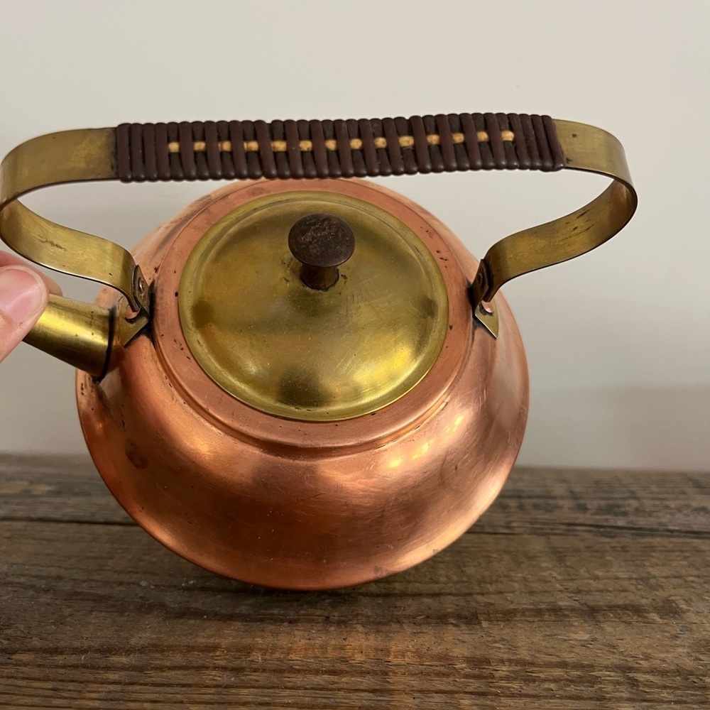 Dutch Vintage Copper and Brass Teapot - Picture 2 of 6